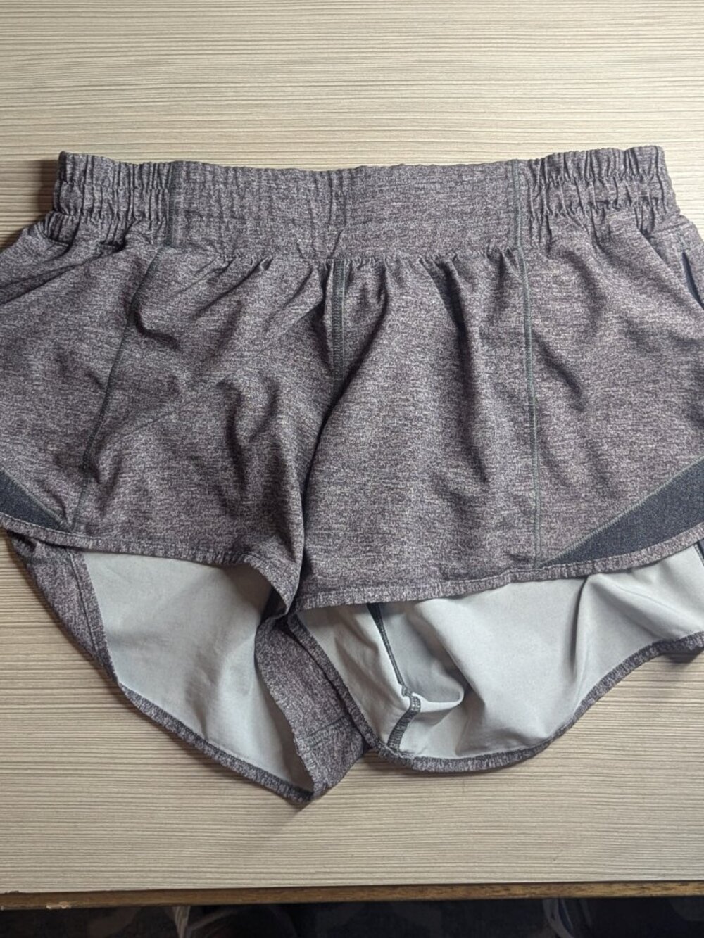 Lululemon Women's Hotty Hot Low-Rise Lined Short 2.5"